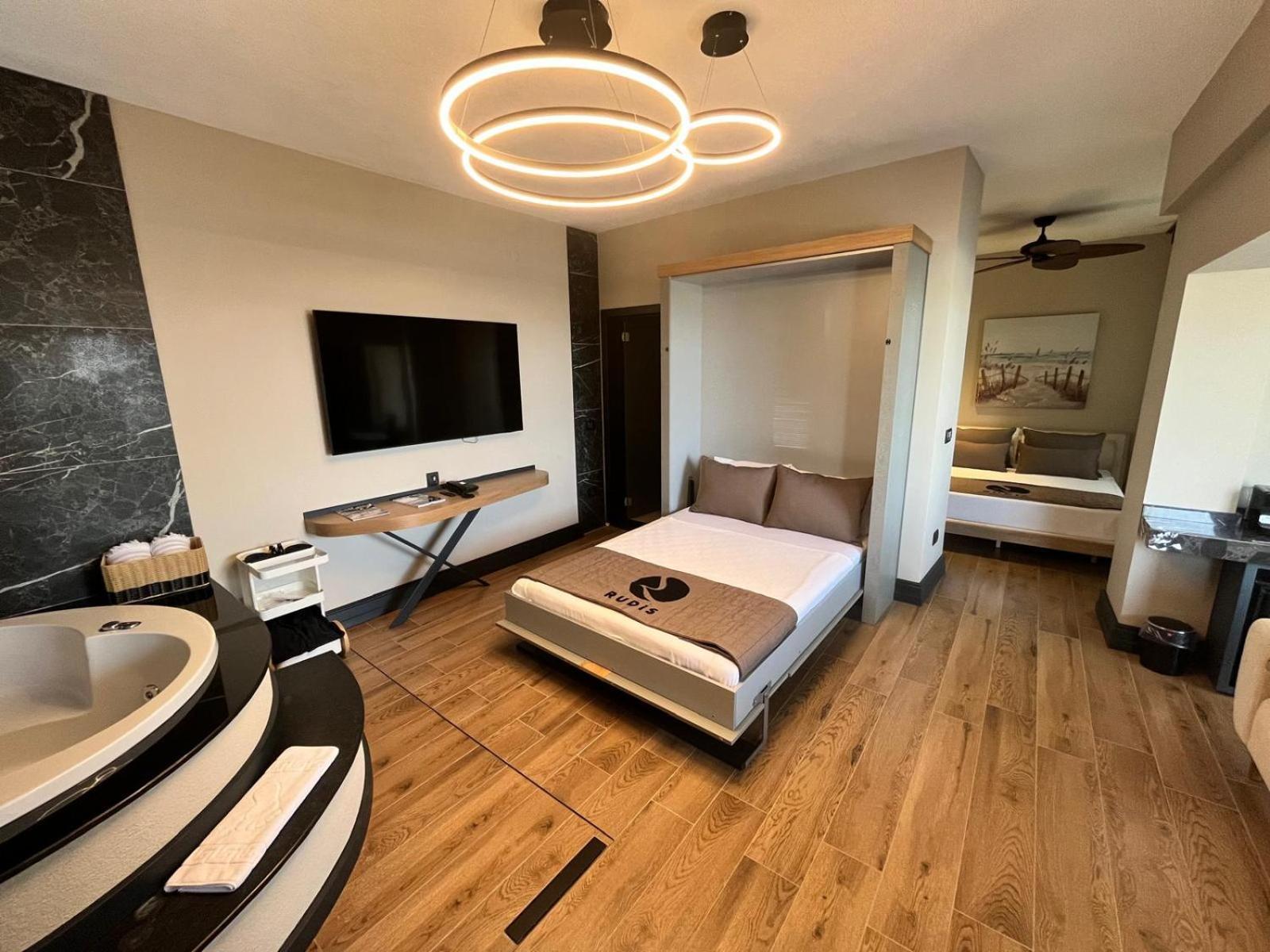 Rudis Hotel Narlidere Bagian luar foto